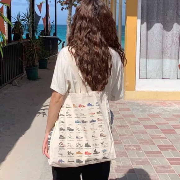 Sneaker tote shoulder bag canvas print sneaker lovers shoes art gift idea artsy - Picture 6 of 7